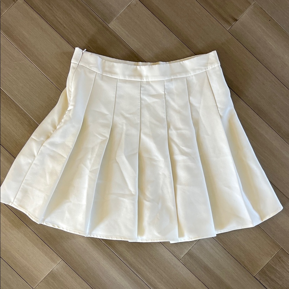 SHEIN Off-White Pleated Skater Skirt